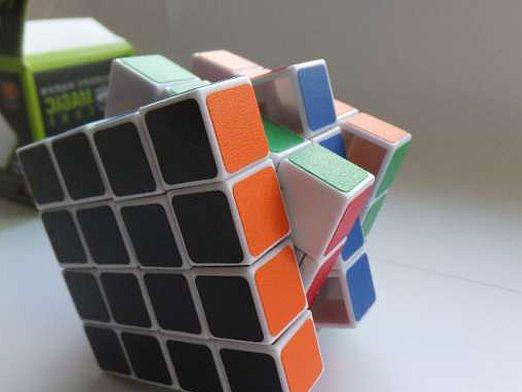 4x4 Rubik 's Cube를 조립하는 방법?