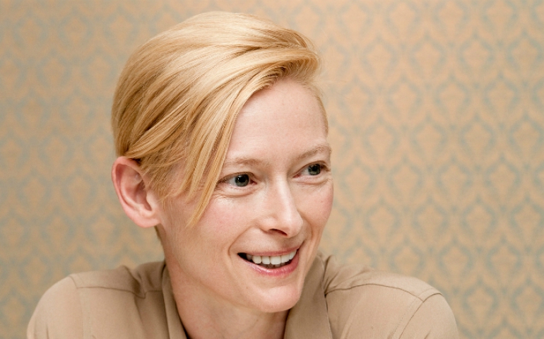 Tilda Swinton 나는 아주 재미있다. 아무도 그것을 알아 채지 못한다.